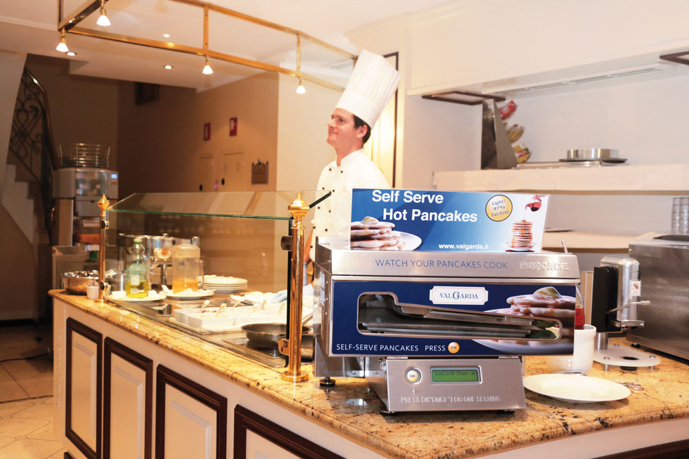 Machine à pancakes automatique by distribuy hotellerie.